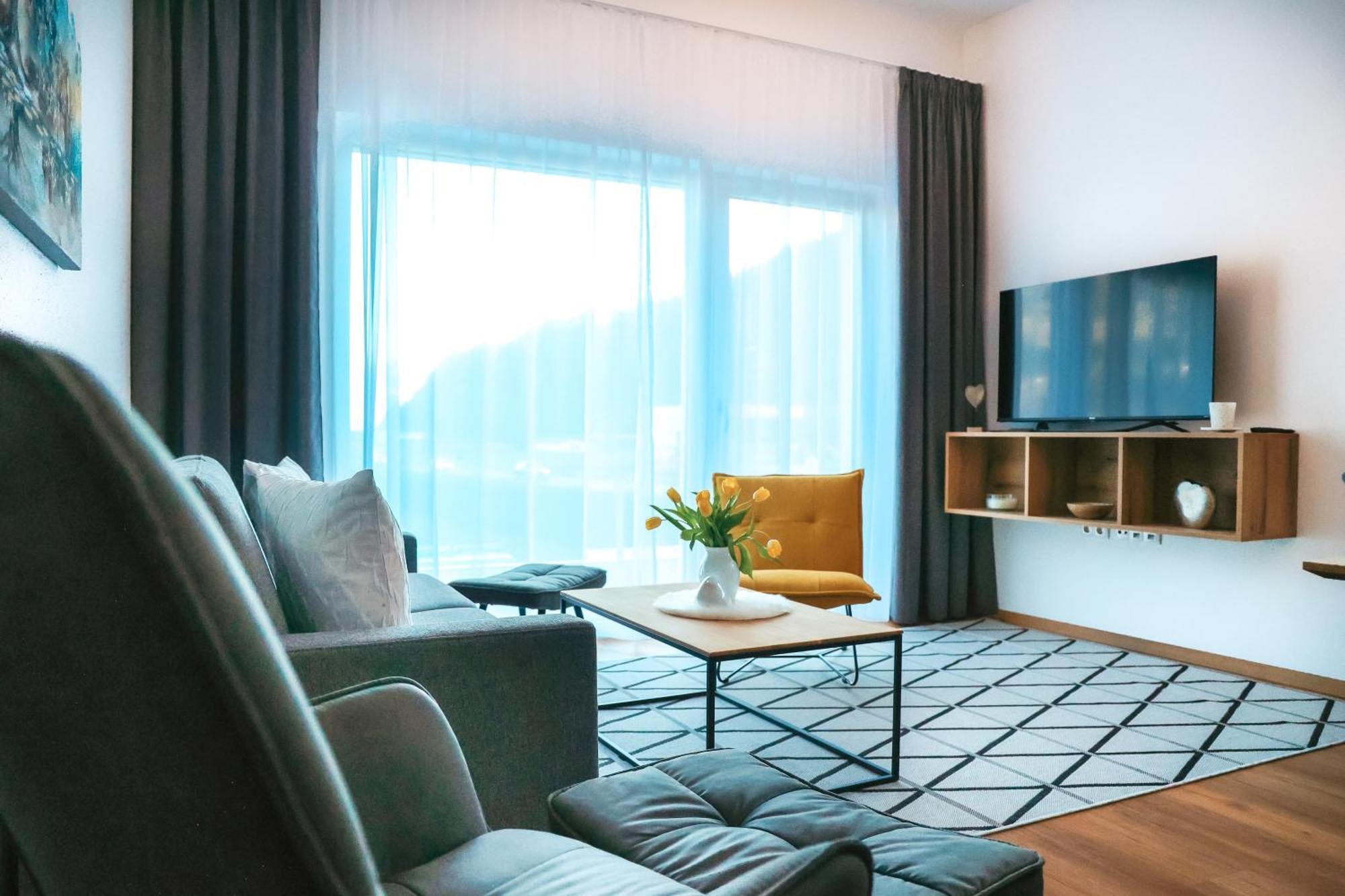 Alpenluxus Presents - Marias Zillertalblick With Roof Terrace, 3 Bedrooms & Parking Space Schlitters Eksteriør billede